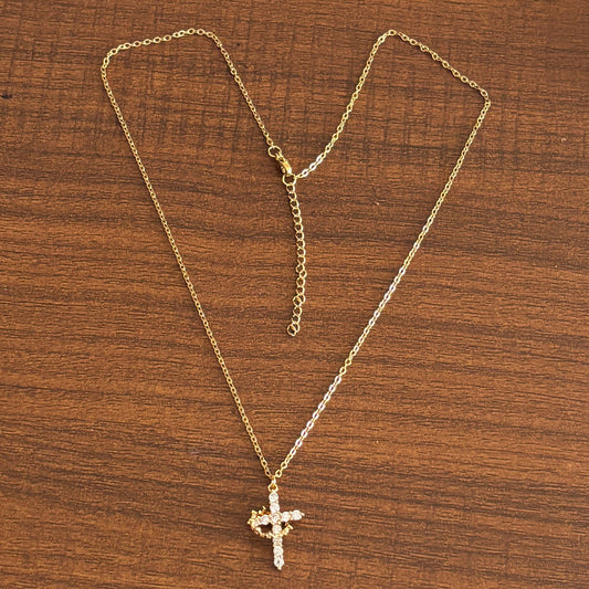 Collar de Cruz con Zirconia Bañado en Oro 18K y Platino • Lujo y Fe