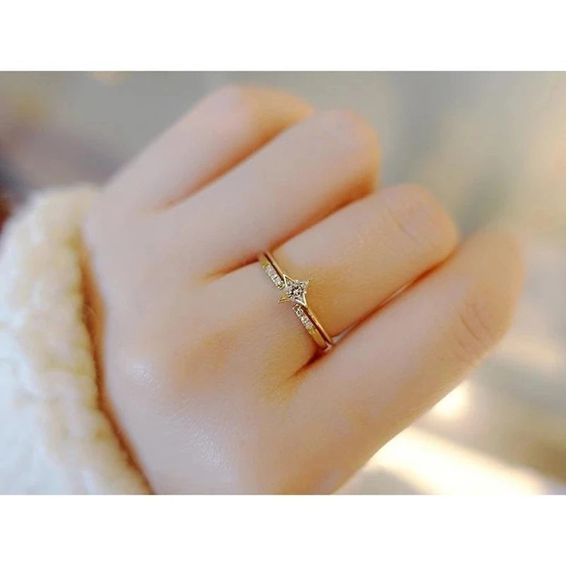 Anillo Solitario Fino ALICIA • Plata y Baño de Oro