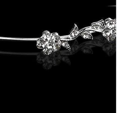 Diadema Nupcial de Flor de Ciruelo con Pedrería FLOR • Tocado de Novia