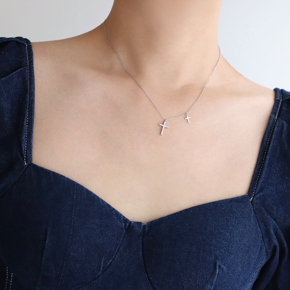 Collar Noa | Gargantilla Doble Cruz en Acero de Titanio