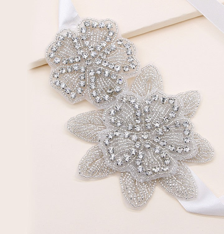Diadema Nupcial de Princesa con Cristales y Flores SOFÍA • Tocado de Novia