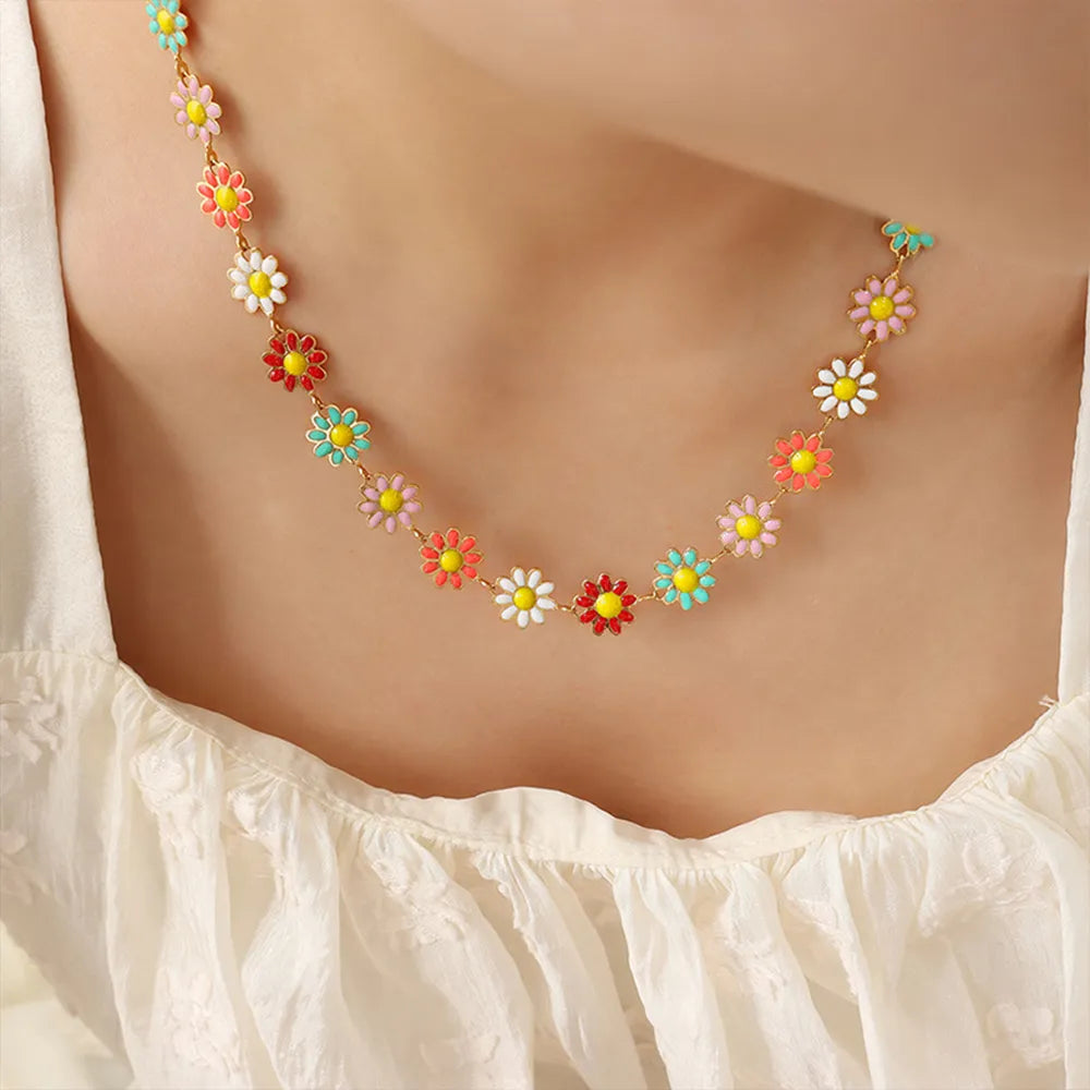 Collar con Dije de Flor Esmaltada CELIA • Acero de Titanio