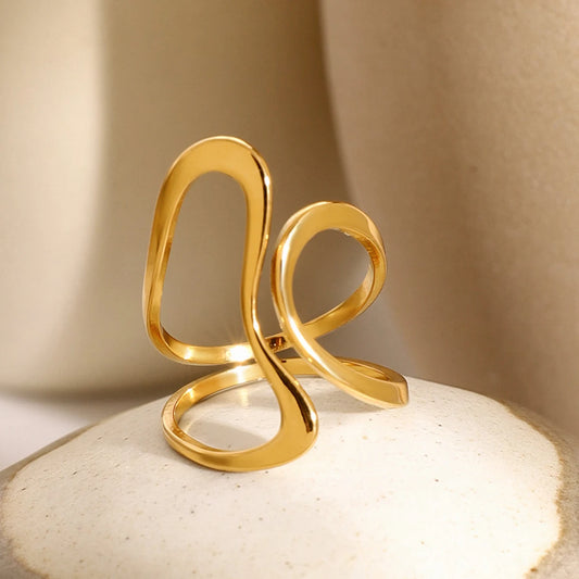 Anillo Abierto de Líneas Irregulares en Acero Bañado en Oro 18K • Diseño Contemporáneo