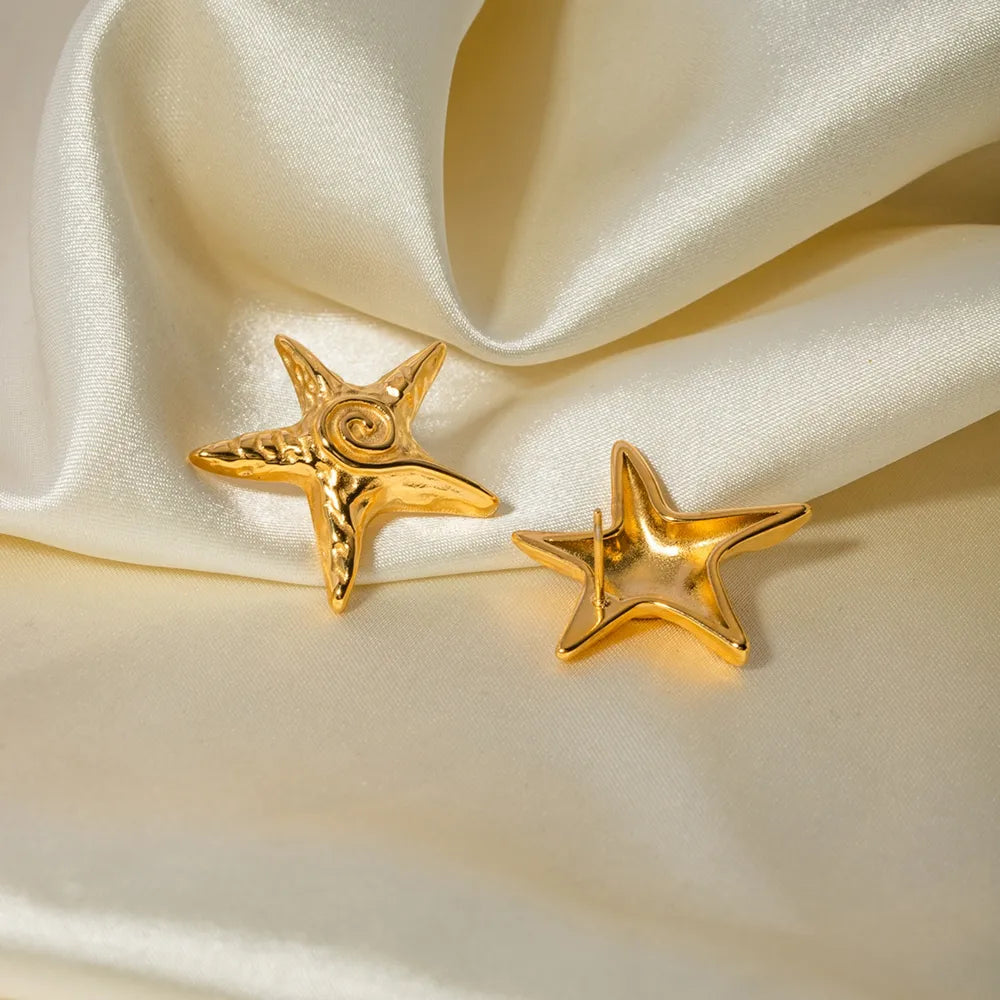 Pendiente Individual de Estrella Bañado en Oro 18K INÉS • Acero Inoxidable