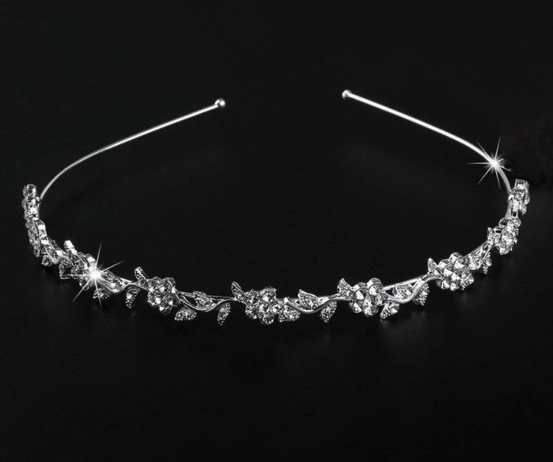 Diadema Nupcial de Flor de Ciruelo con Pedrería FLOR • Tocado de Novia