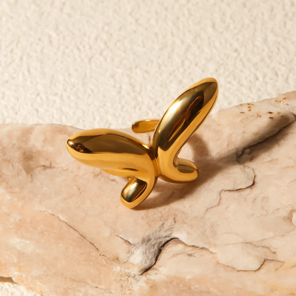 Anillo de Mariposa en Acero Bañado en Oro 18K • Libertad y Elegancia